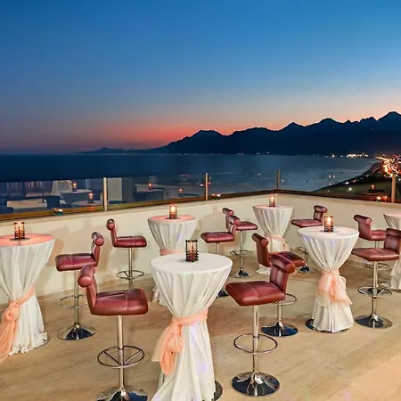 Hotel Oezkaymak Falez Antália